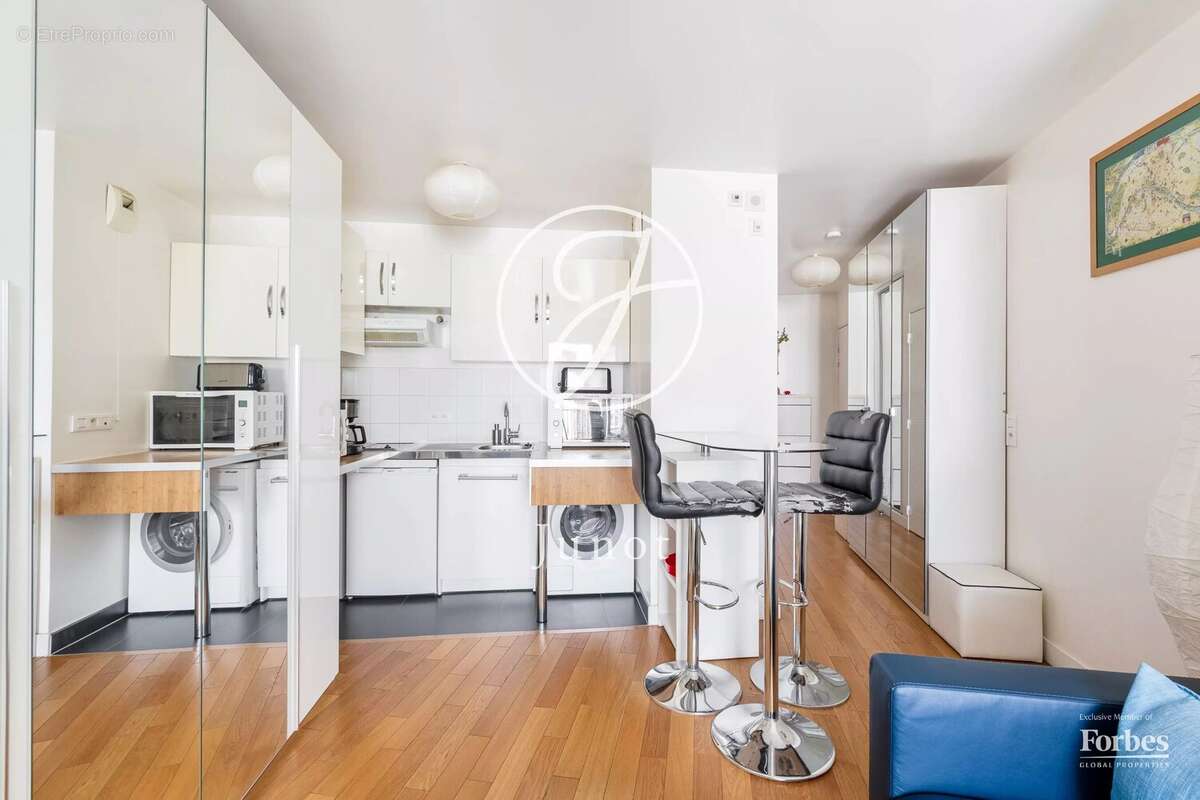 Appartement à PARIS-18E