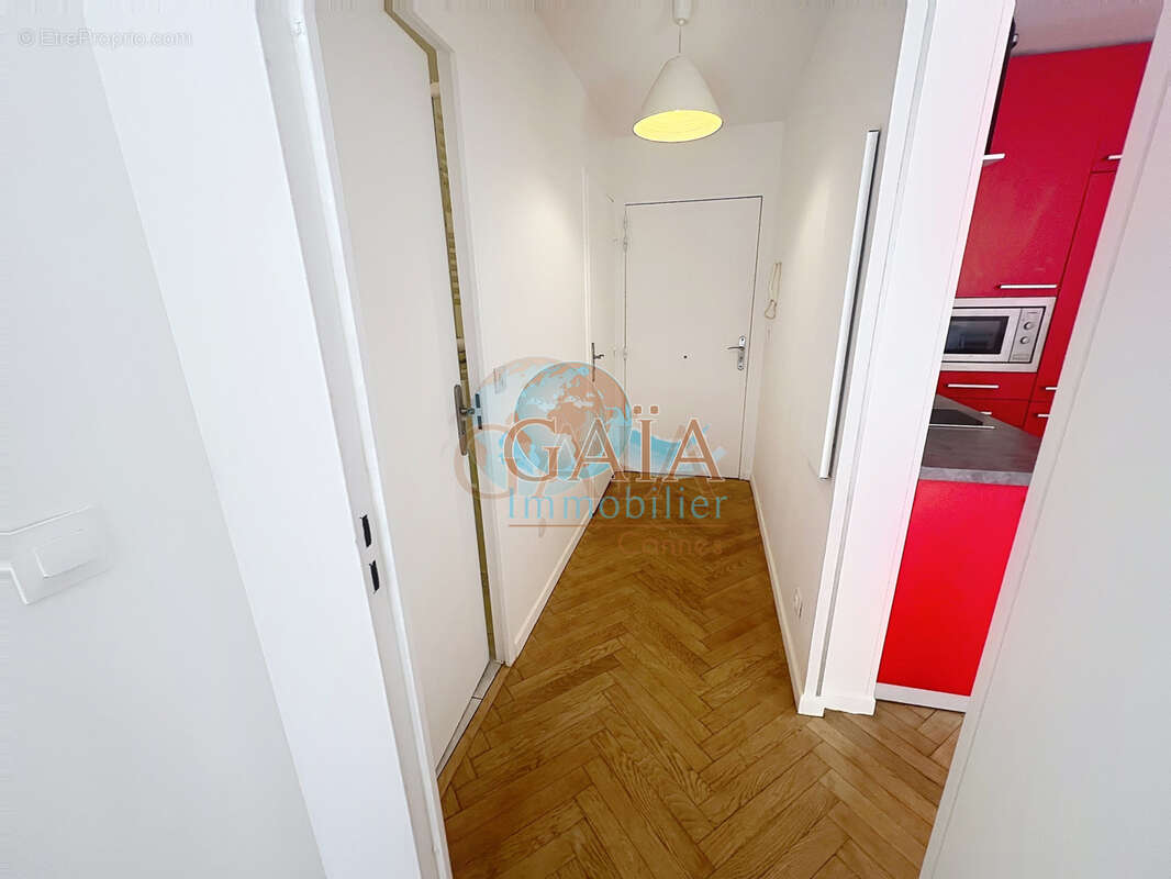 Cannes montfleury 2p 39m2 terrasse parking bon etat  5 minutes de la croisette - photo 9