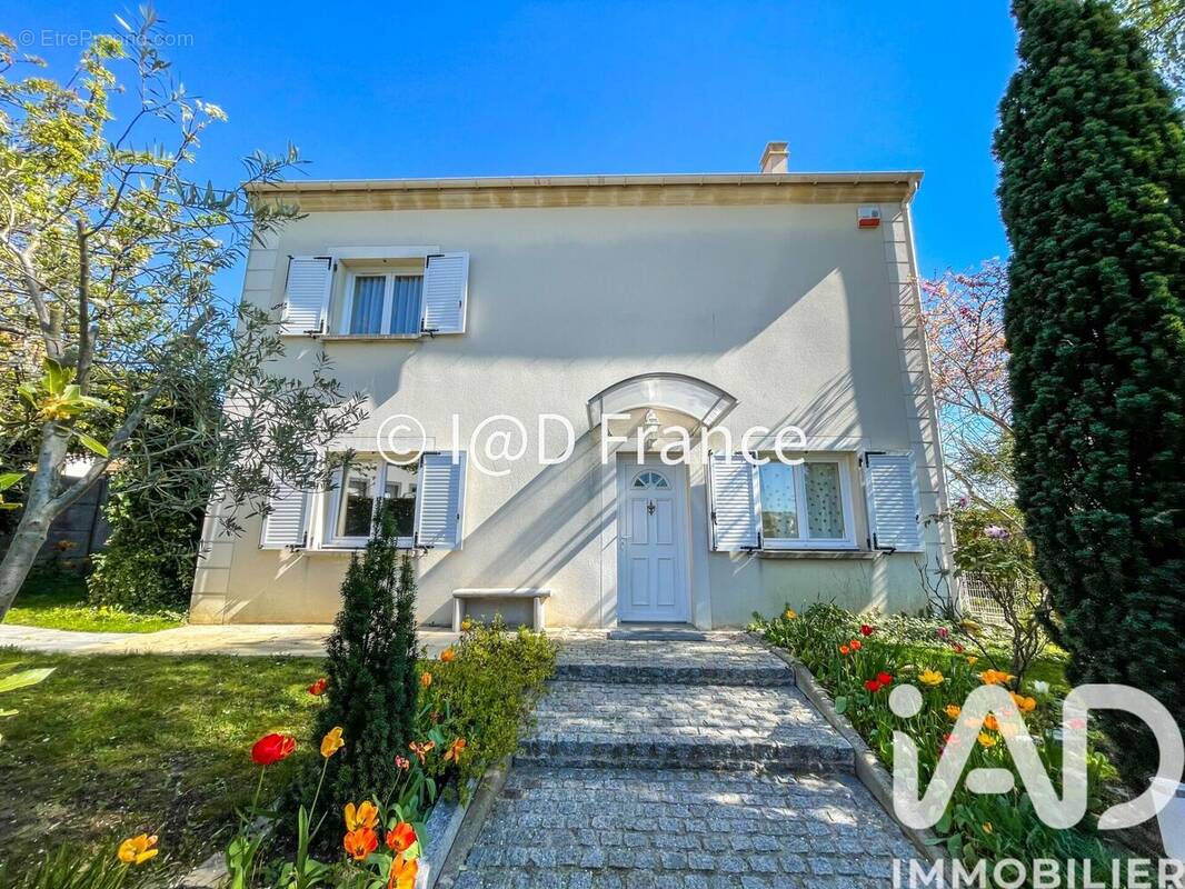 Photo 1 - Maison à MONTLHERY