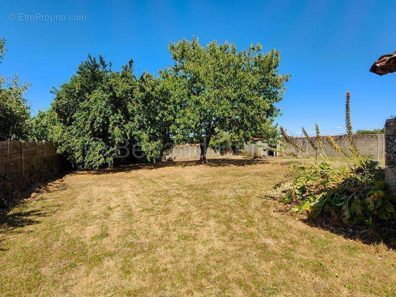 Maison à SAUZE-VAUSSAIS