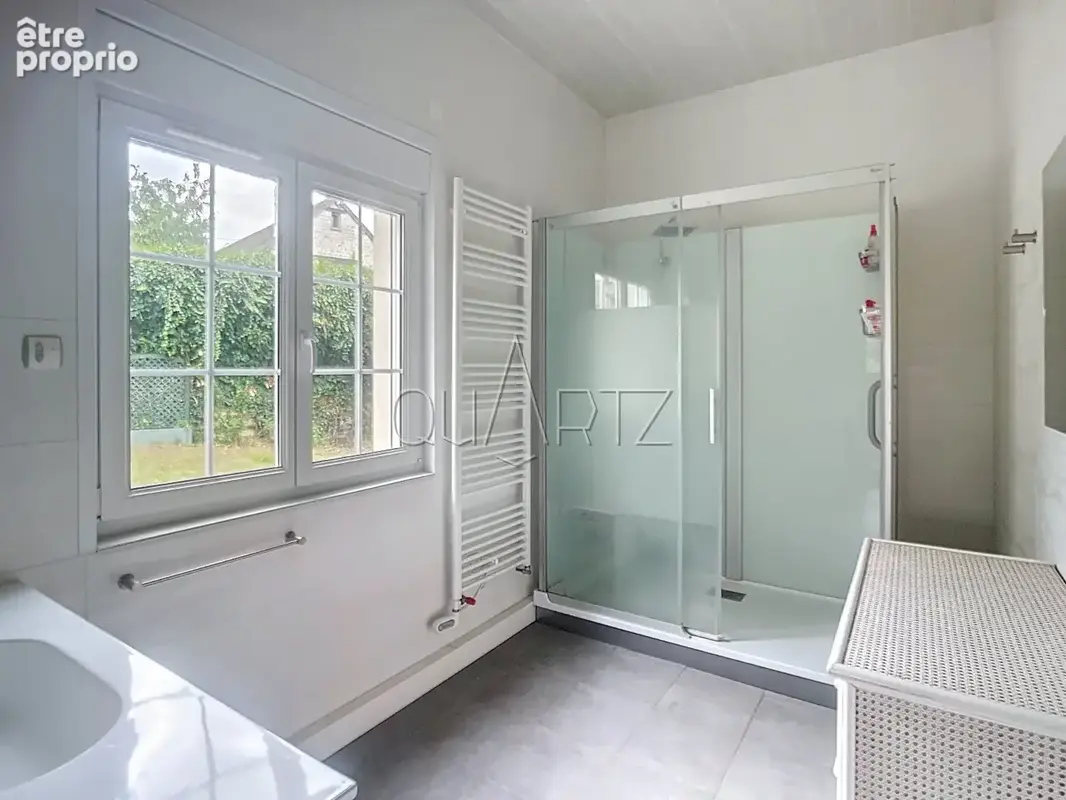 Propriété composée de deux maisons et ses annexes - photo 9