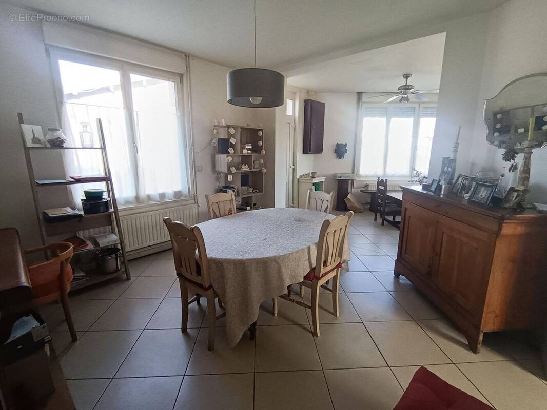 Maison à CROISILLES