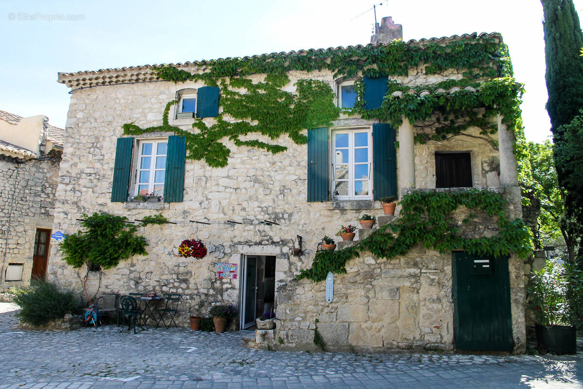 Appartement à LA GARDE-ADHEMAR