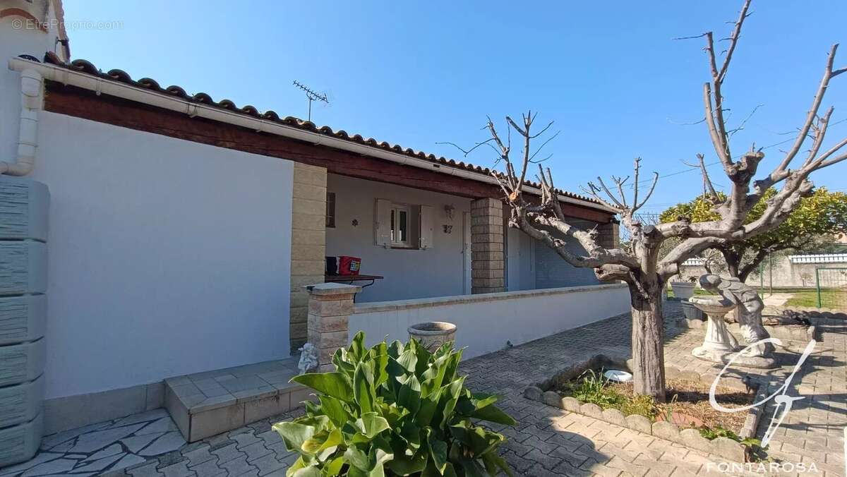 Maison à LE MUY