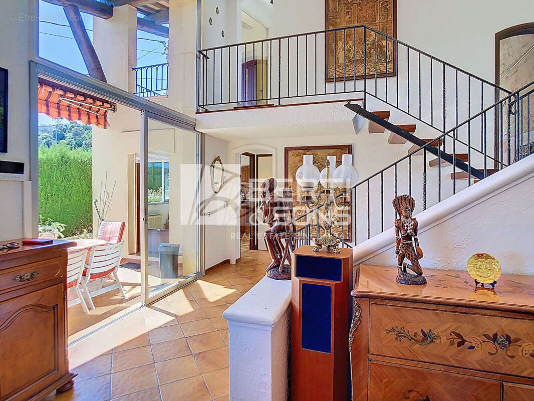 Maison à MANDELIEU-LA-NAPOULE