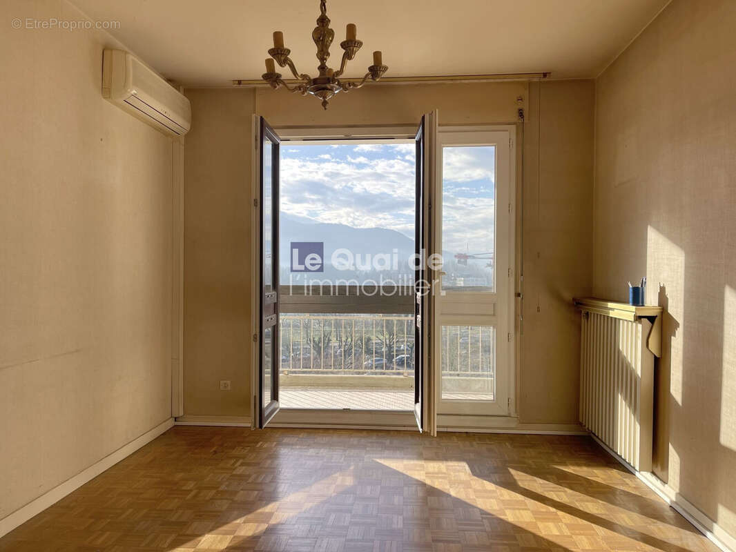 Appartement à MEYLAN