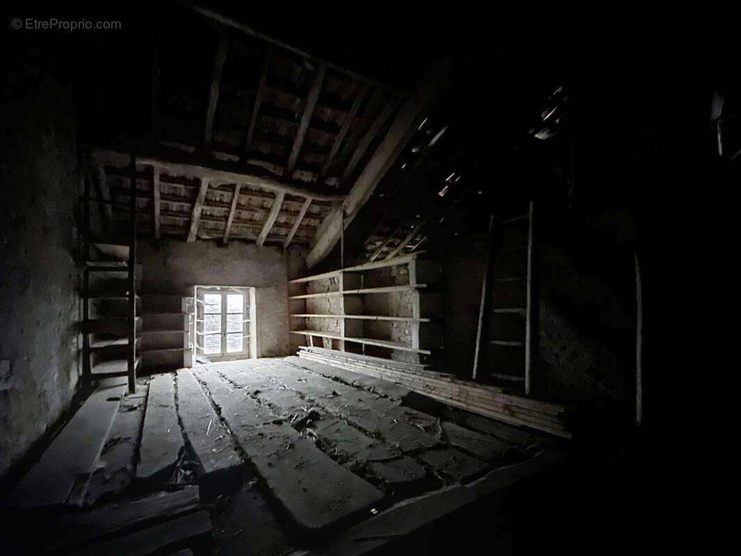 Maison à DOMVALLIER