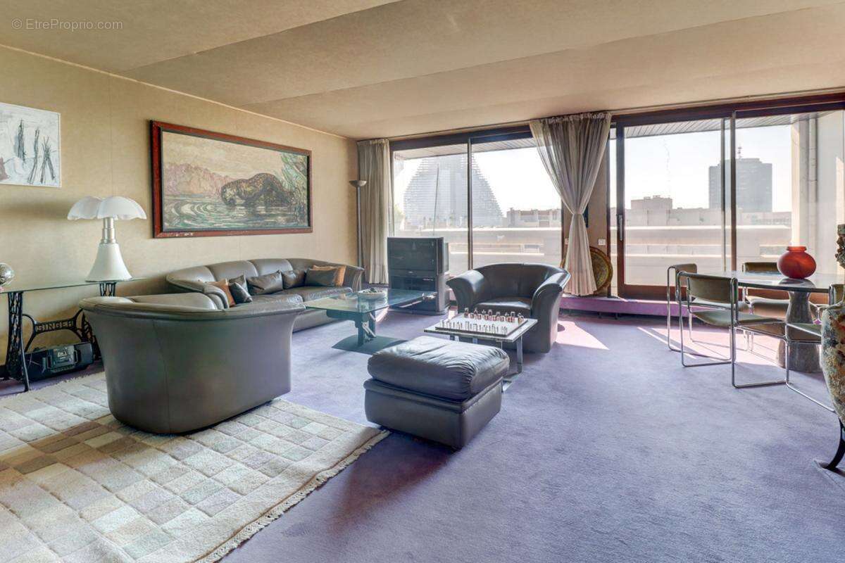 Appartement à PARIS-15E