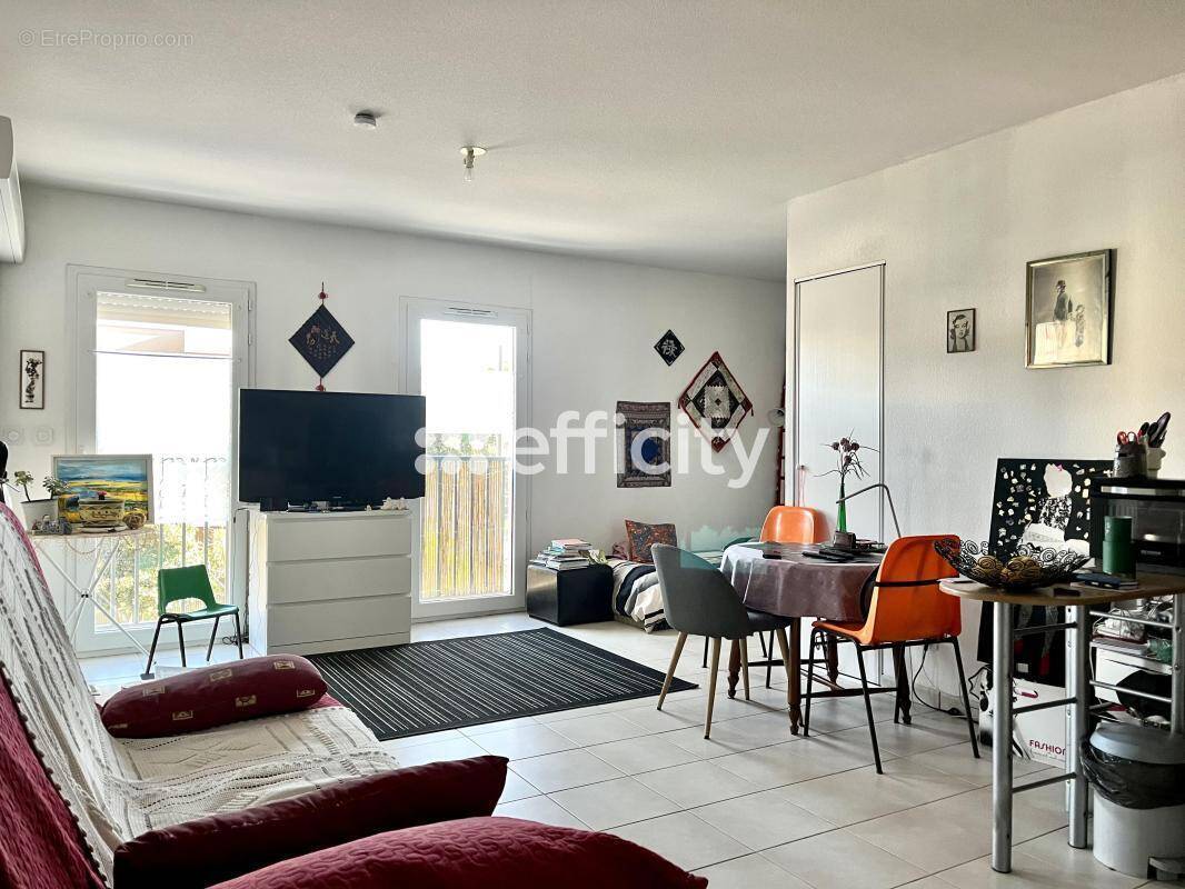 Appartement à JUVIGNAC