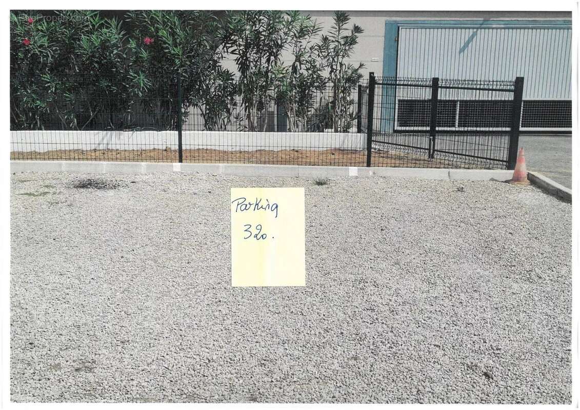 Parking à MANDELIEU-LA-NAPOULE