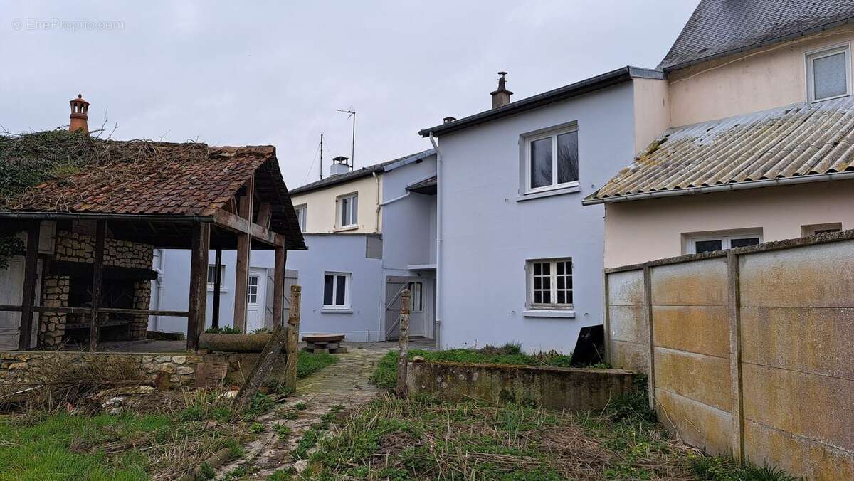 Maison à MAREUIL-CAUBERT