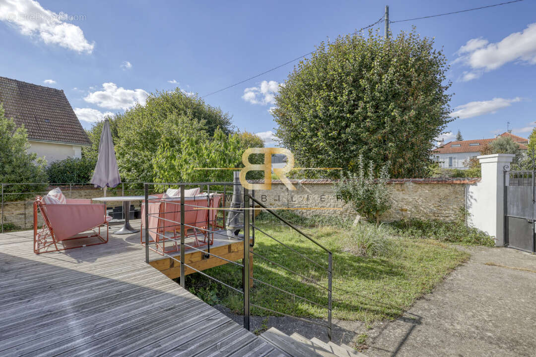 Maison à SAINT-MAUR-DES-FOSSES