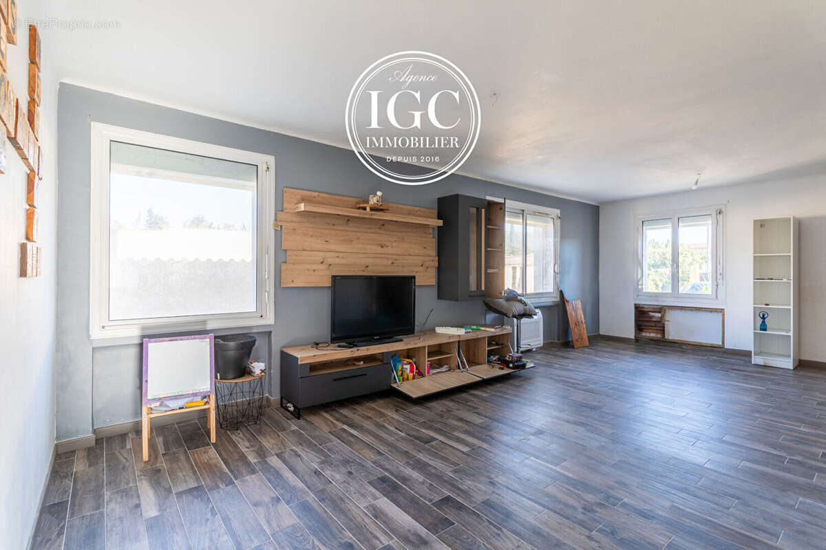 Maison à CHATEAUNEUF-LES-MARTIGUES