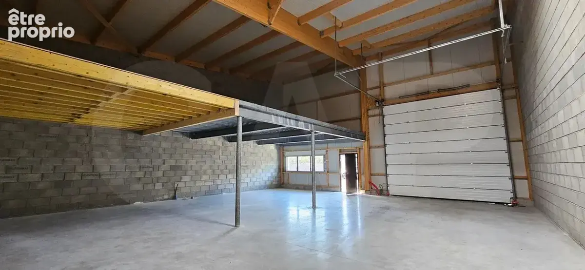 250 m² à Laille  - photo 4