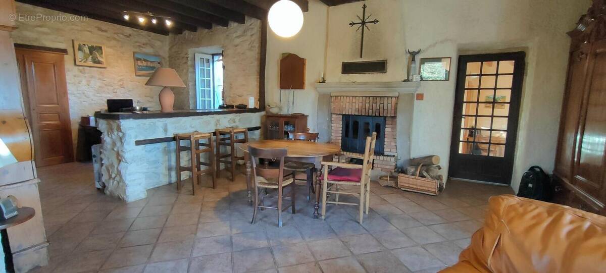 Photo 1 - Maison à MONTALIEU-VERCIEU