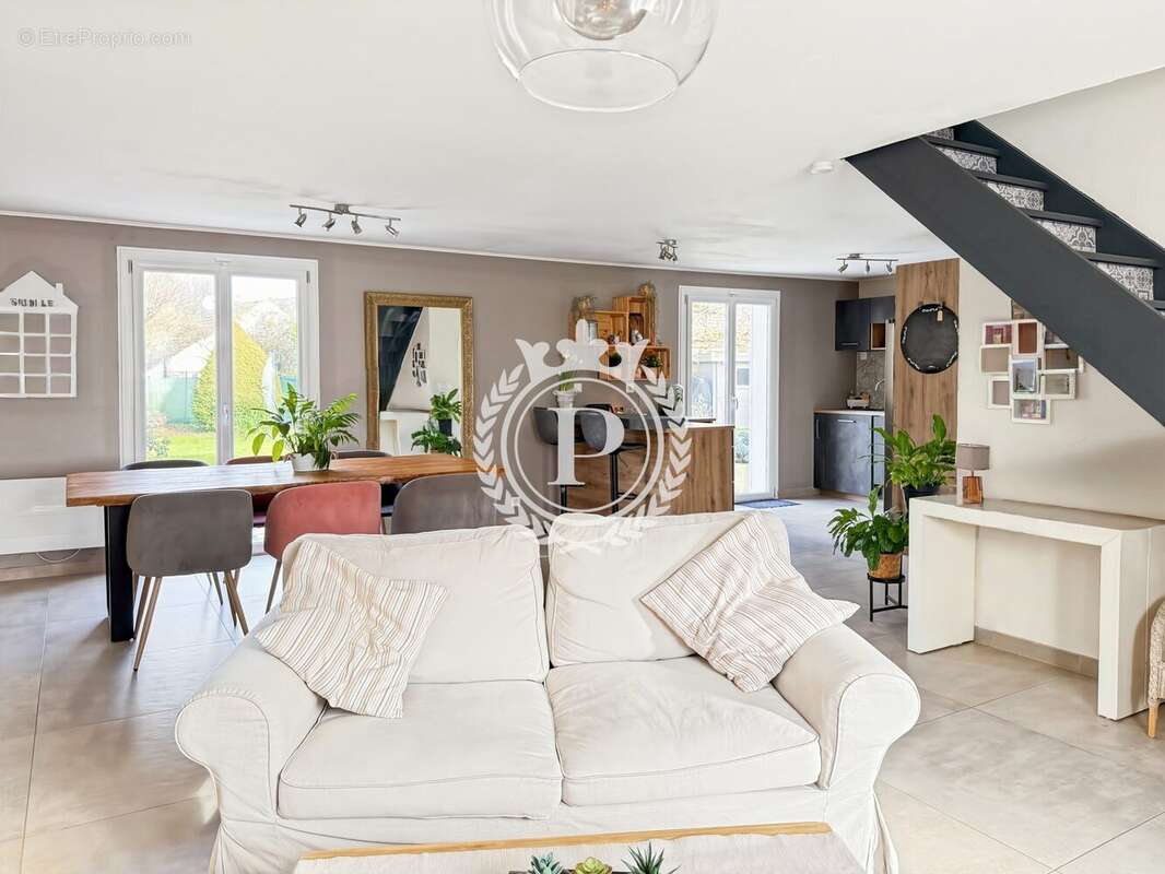 Maison à FONTENAY-TRESIGNY