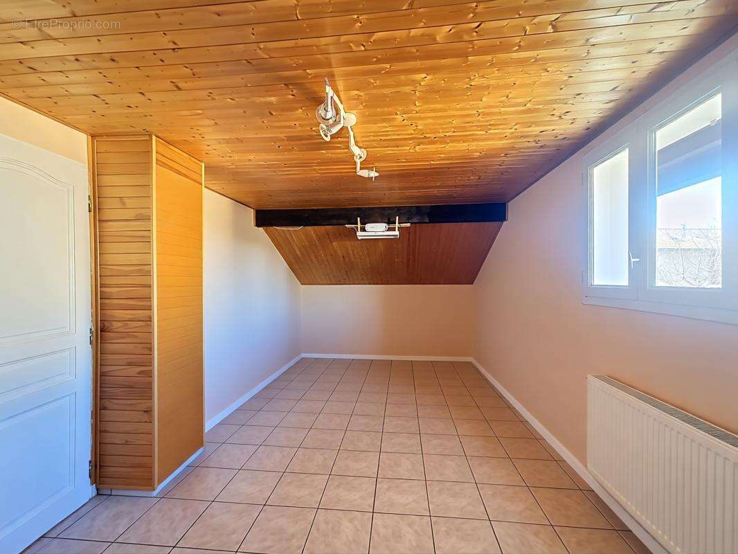 Maison à SAINT-PIERRE-EN-FAUCIGNY