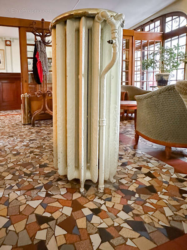 Commerce à PARAY-LE-MONIAL