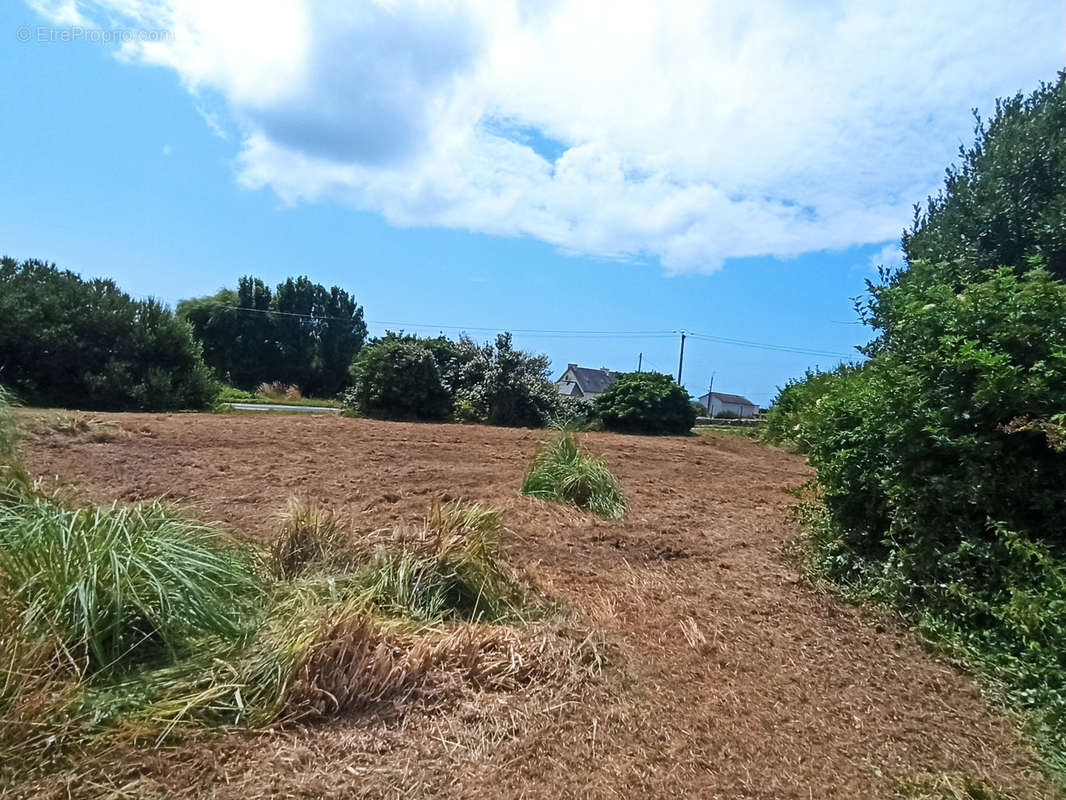 Terrain à PLOUHINEC