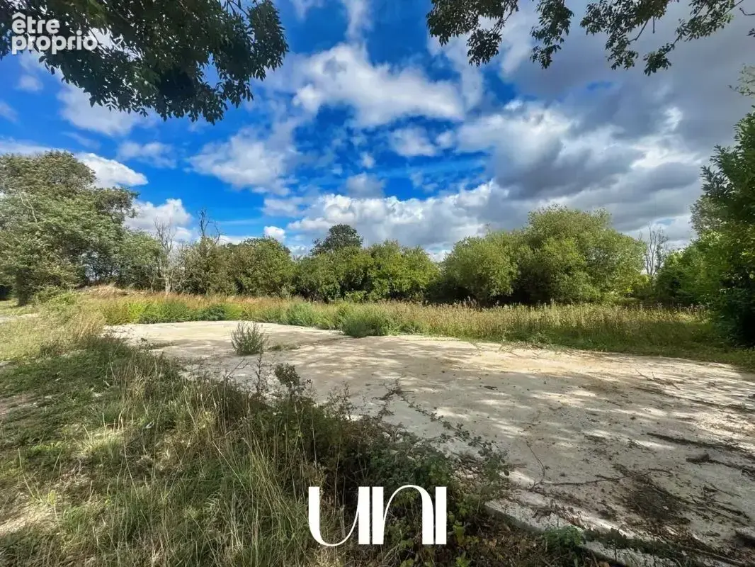 Terrain constructible de 1468 m2 - ROTS - photo 2