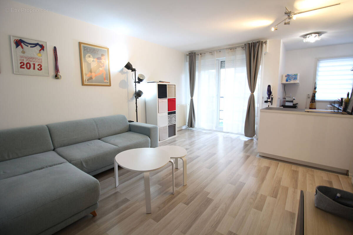 Appartement à SARTROUVILLE