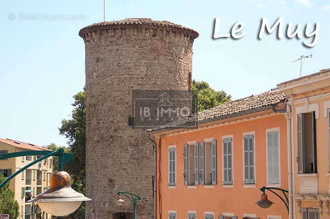 Appartement à LE MUY
