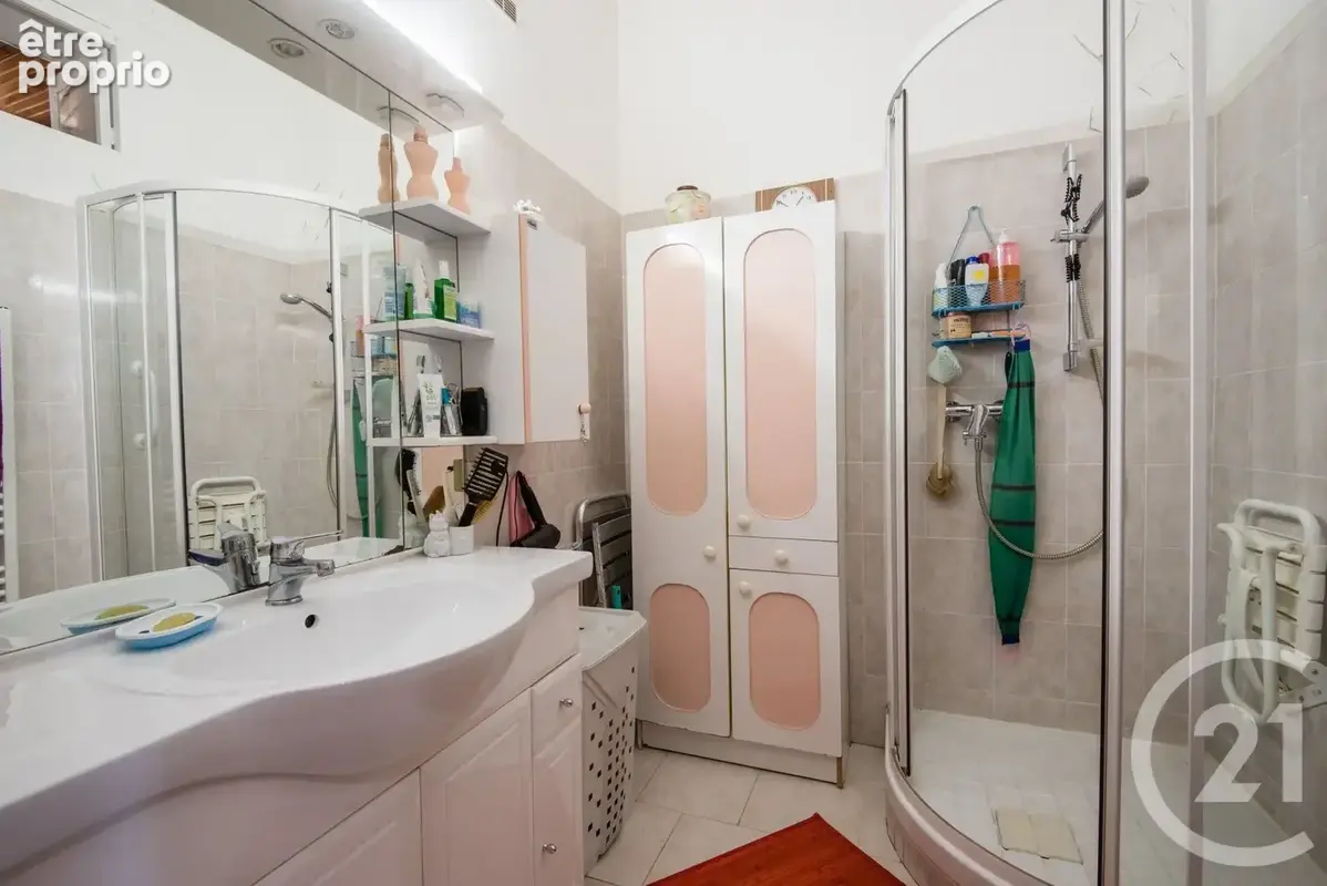 Appartement 64 m² à Nice  - photo 6
