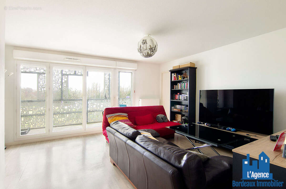 Appartement à VILLENAVE-D'ORNON