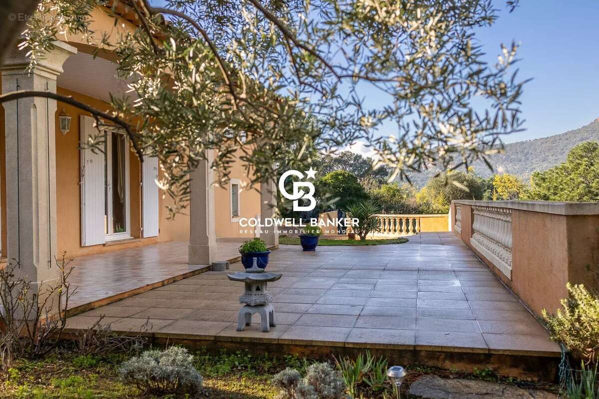 Maison à RAYOL-CANADEL-SUR-MER