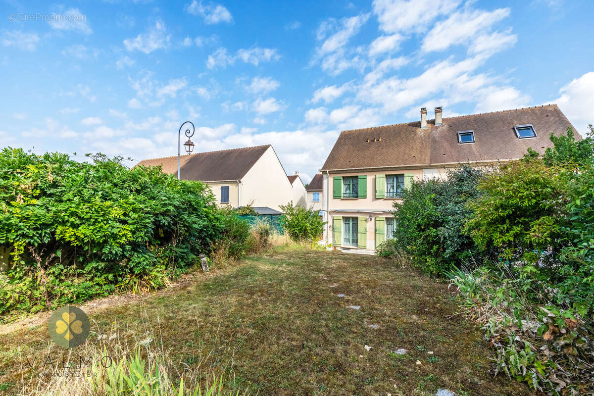 Maison à THOIRY