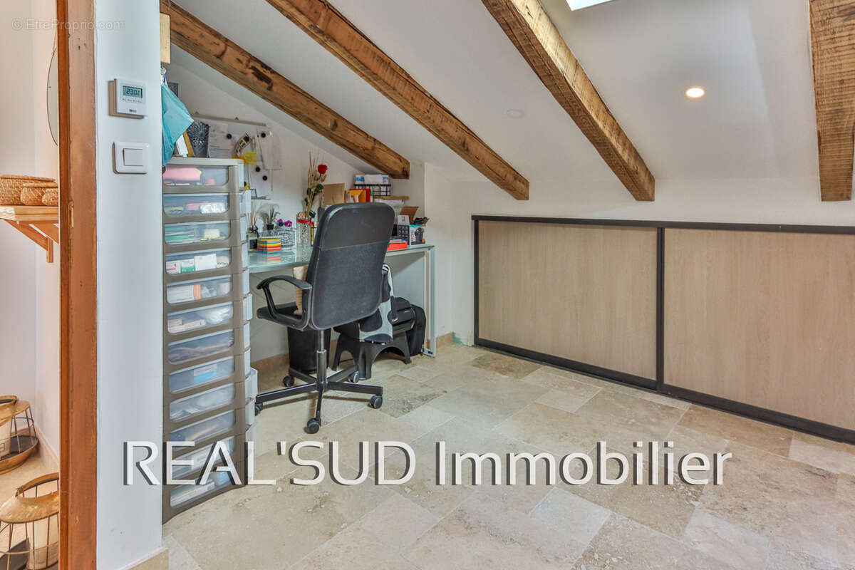 Sormiou, Belle maison 5 pièces lumineuse avec beaucoup de cachet entièrement rénovée - photo 15