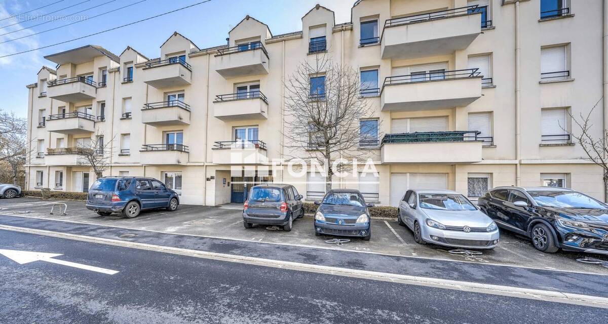 Appartement à QUINCY-SOUS-SENART