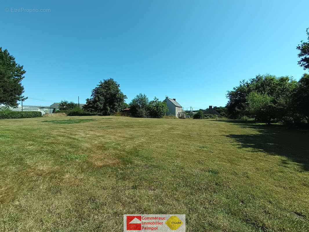 KERFOT, maison familiale de 134 m2 sur un terrain paysagé de 4 280 m2 - photo 12