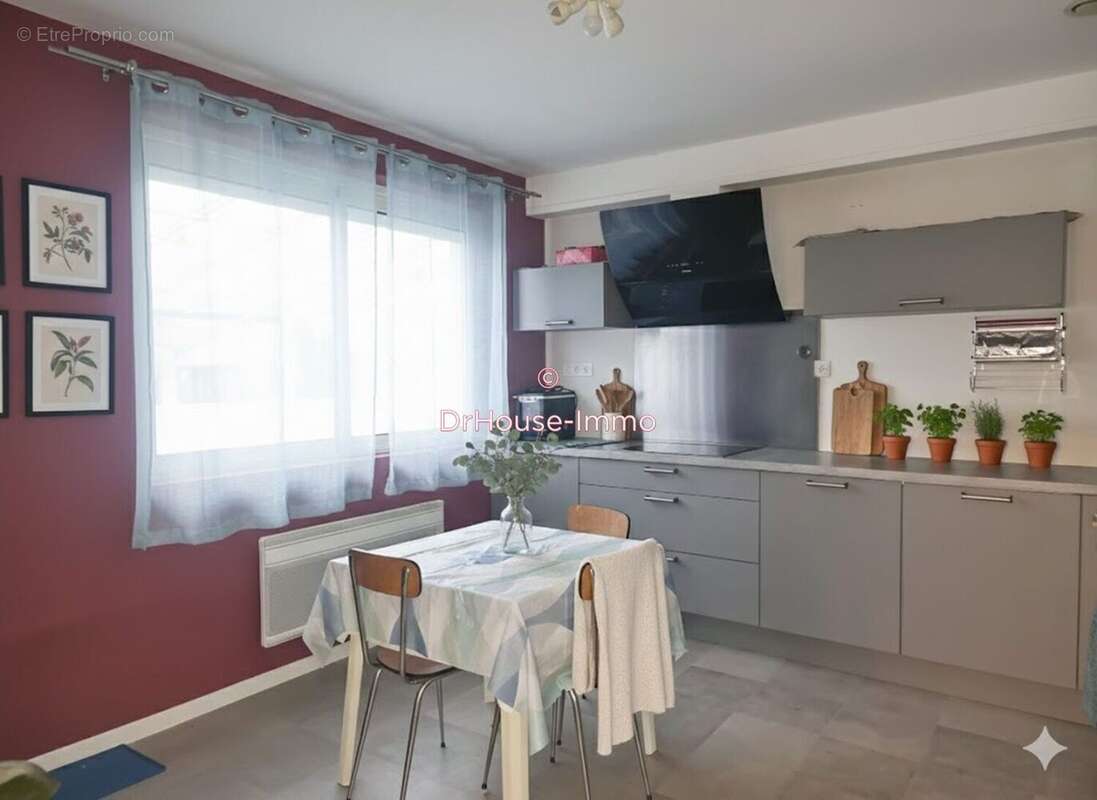 Maison à LUC-LA-PRIMAUBE