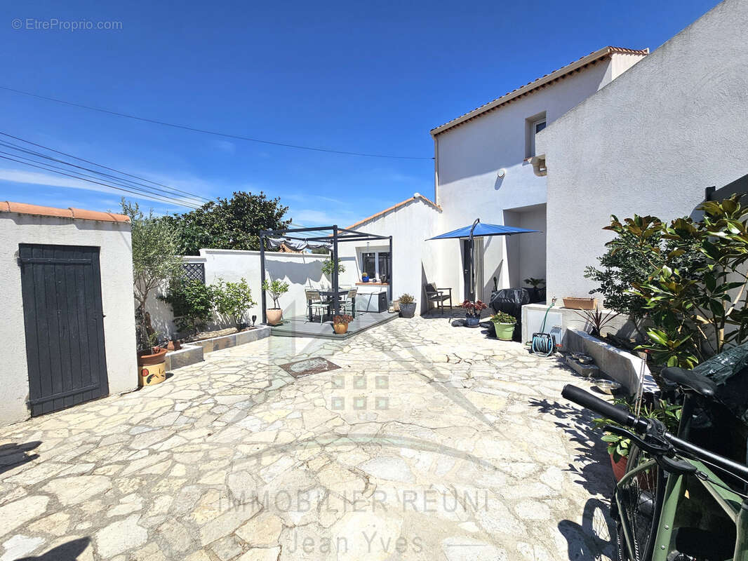Maison à CHATEAUNEUF-LES-MARTIGUES