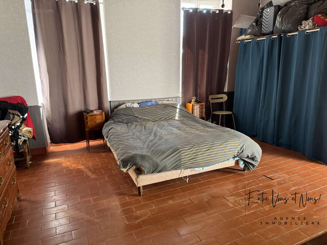 CHAMBRE 2  - Maison à BAZAS