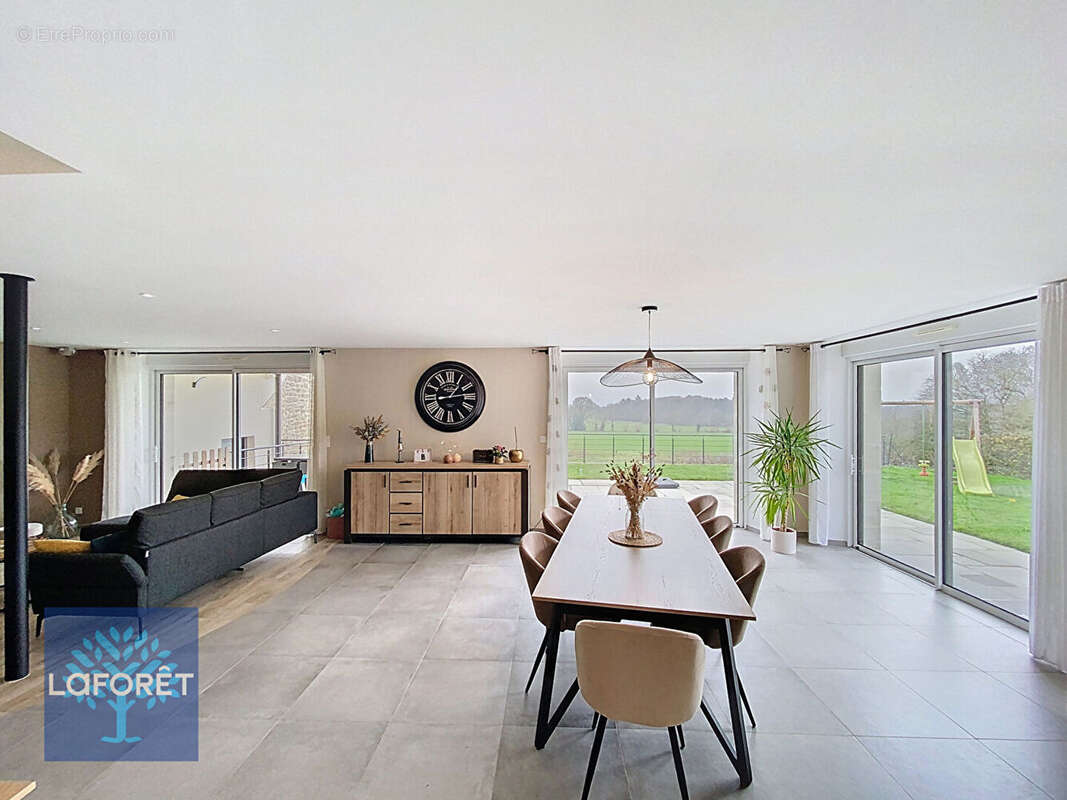 Maison à SAINT-CHRISTOPHE-DES-BOIS