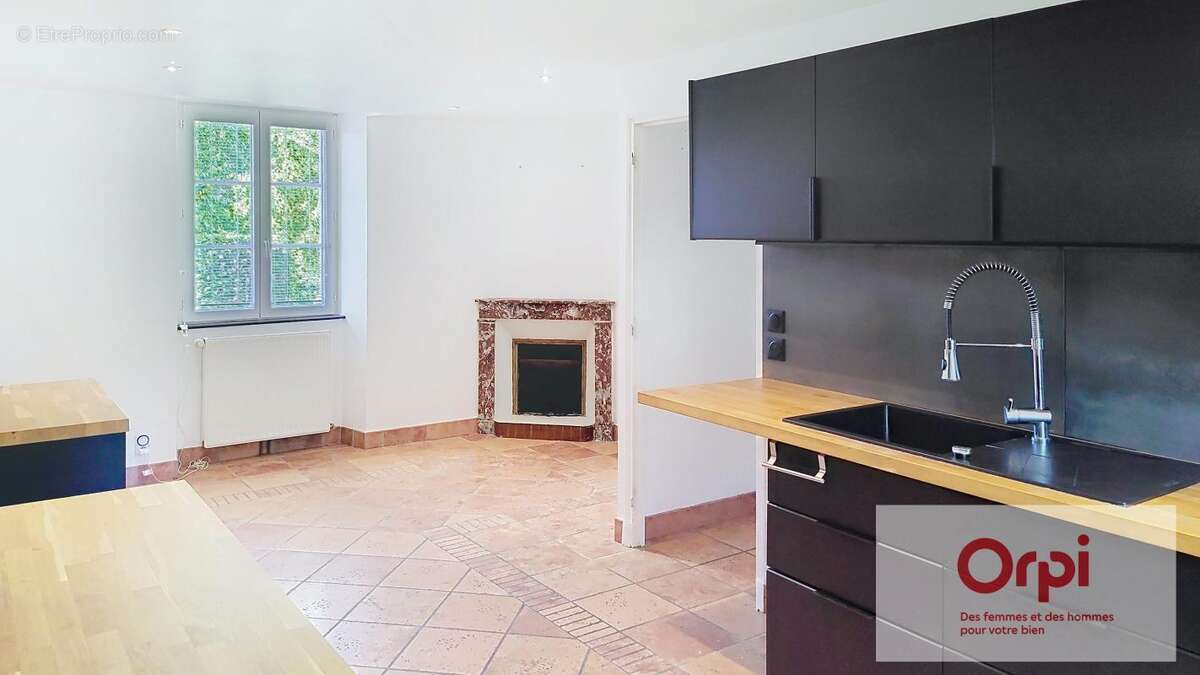 Maison à TERRASSON-LAVILLEDIEU