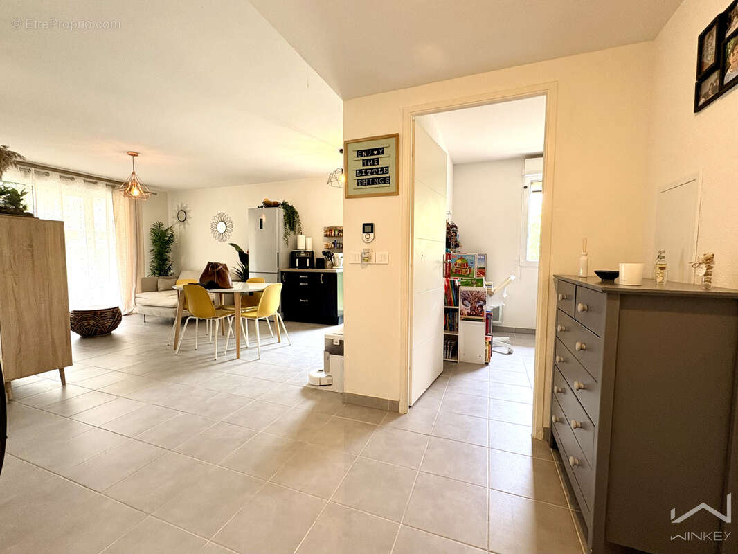 Appartement à CARROS