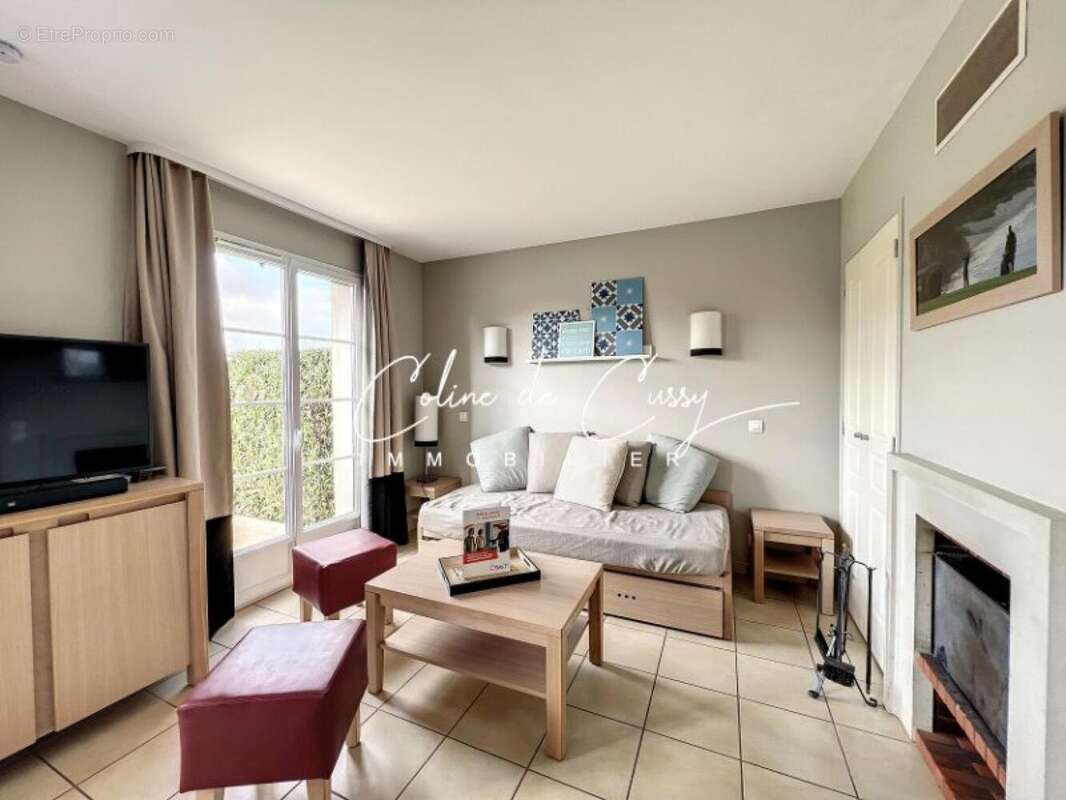 Photo 2 - Maison à PORT-EN-BESSIN-HUPPAIN