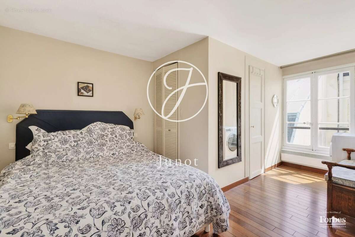 Paris 1er - SAINT-HONORÉ - Appartement à vendre - 2 pièces - 39,46m² Carrez - 1 chambre - photo 6