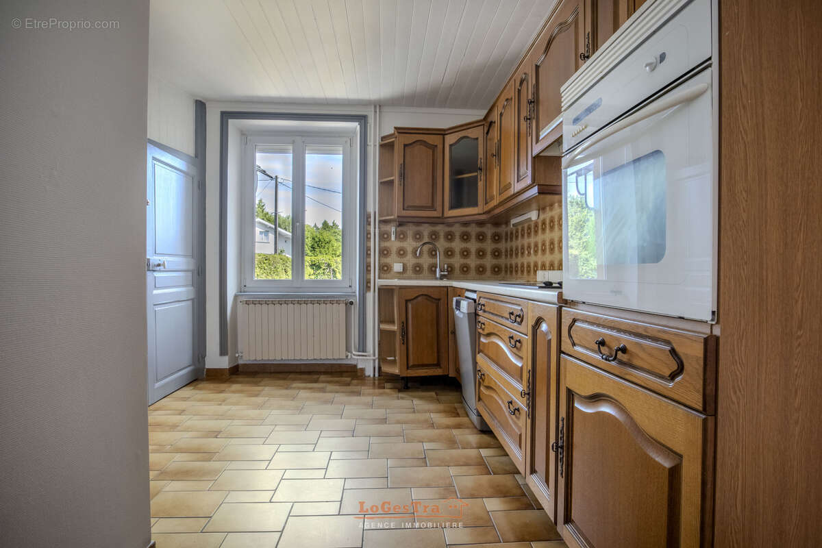 Maison à CONTREXEVILLE