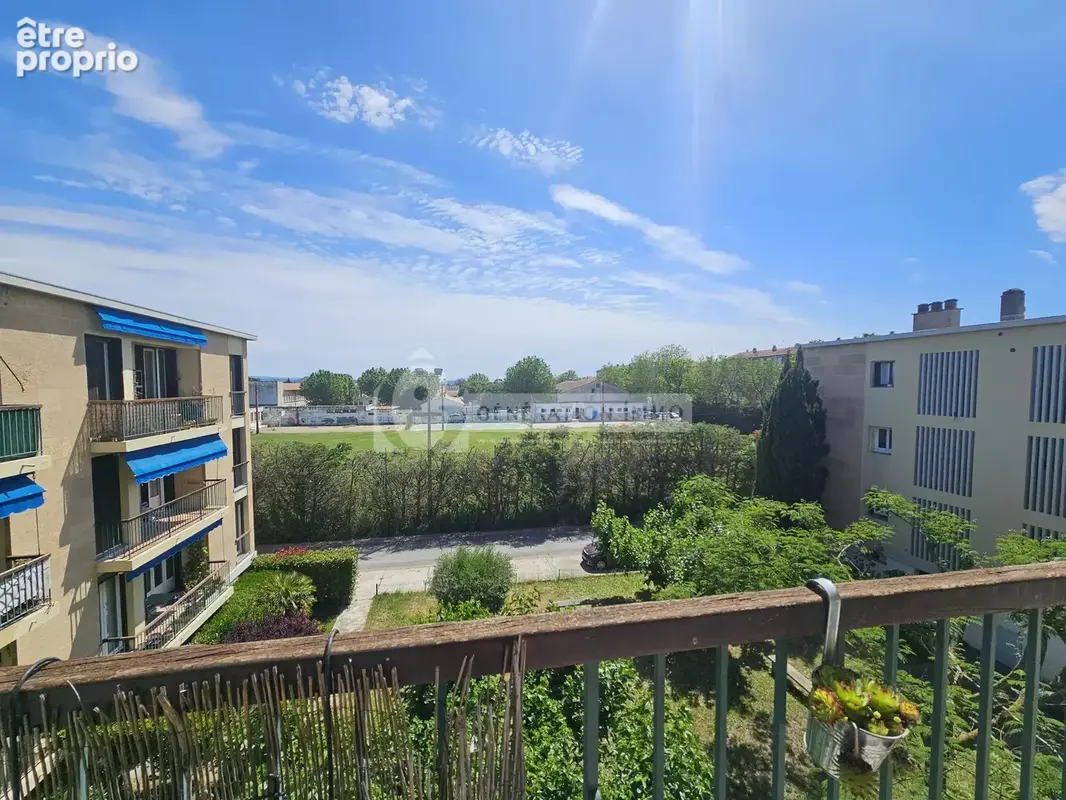 Appartement 61 m2 Résidence  "LE PROVENCE"  ARLES - photo 2