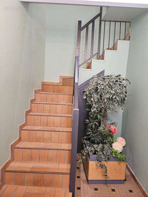 249 000, mirebeau centre, immeuble de rapport - photo 5