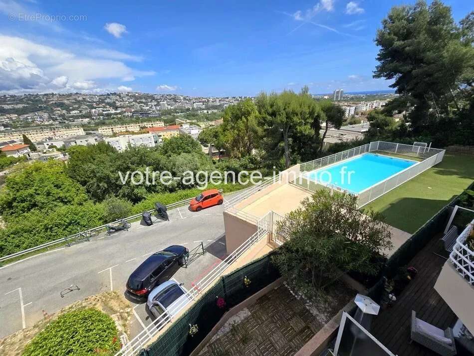 Appartement à SAINT-LAURENT-DU-VAR