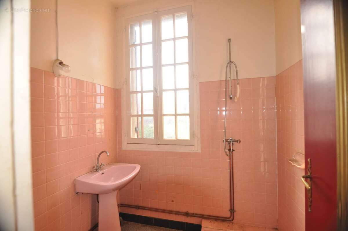 Maison à LA ROCHE-CHALAIS