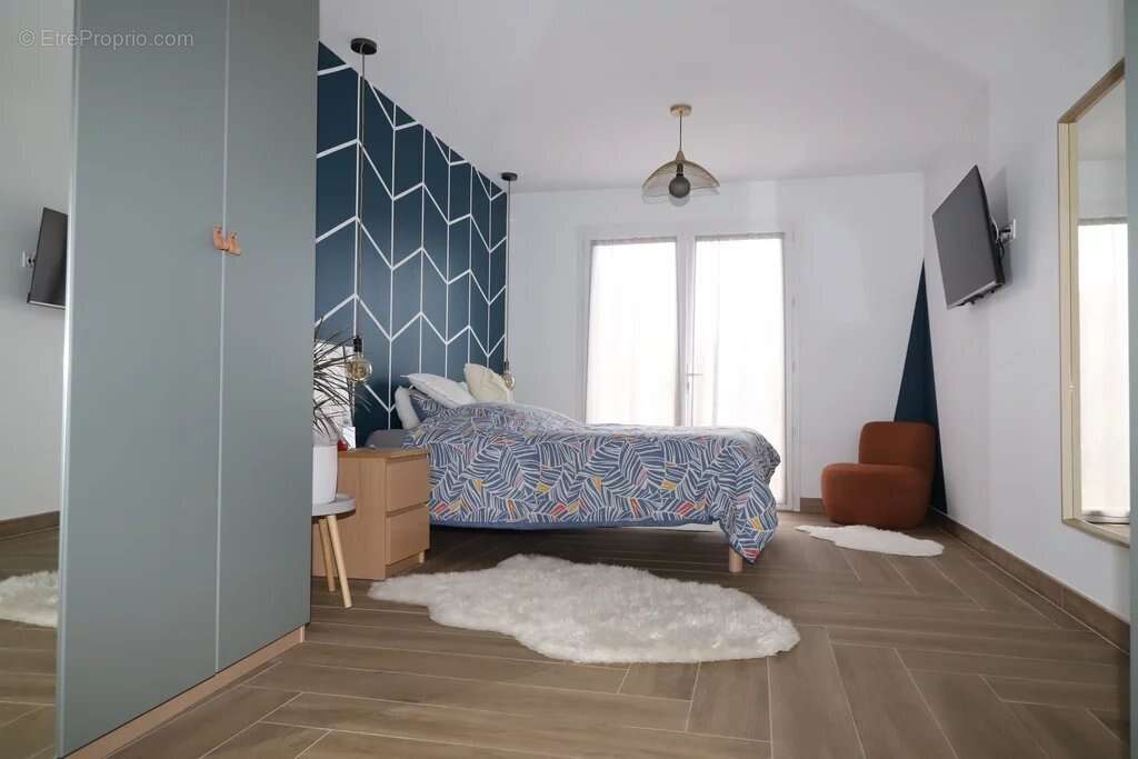 Maison à LA TOUR-DU-CRIEU