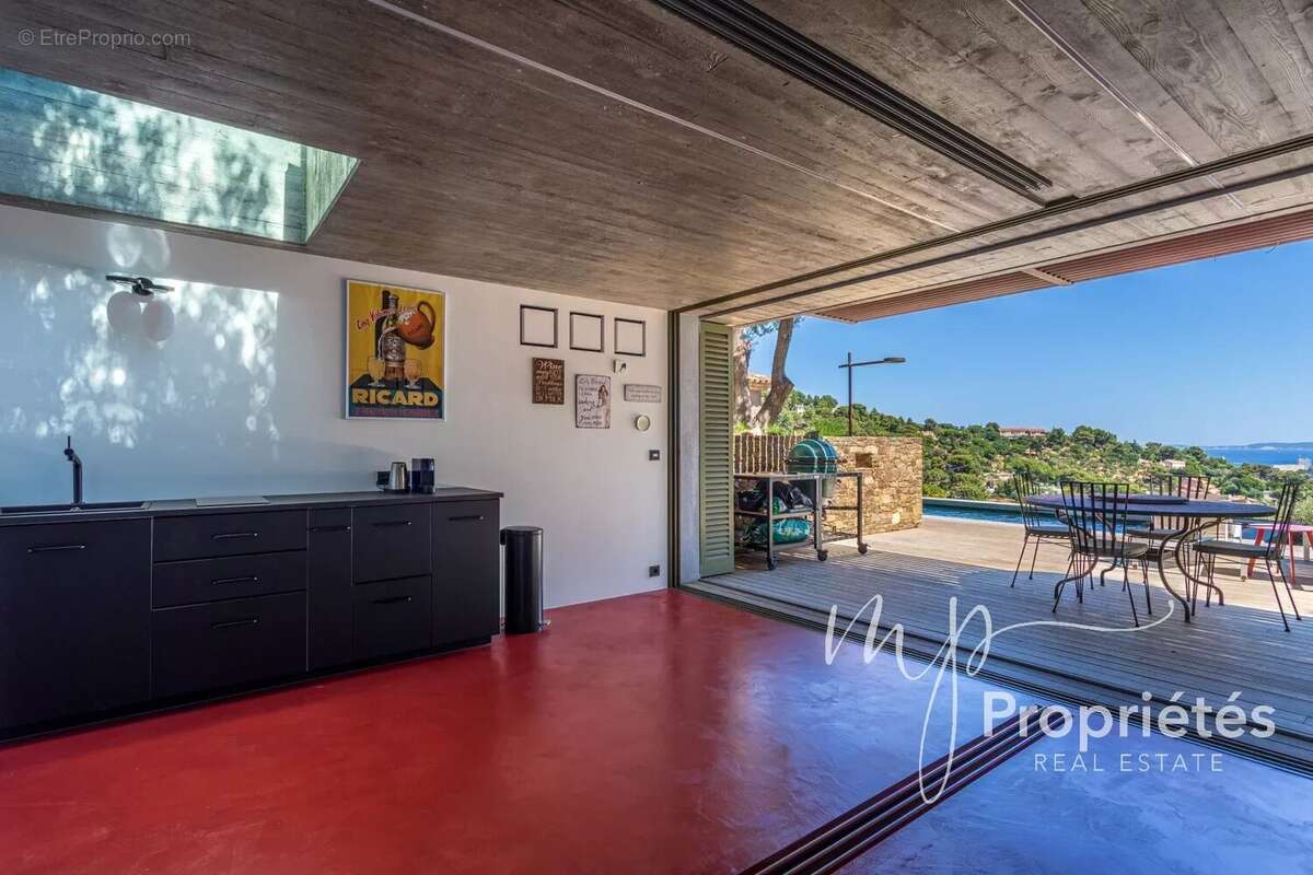 Maison à BORMES-LES-MIMOSAS