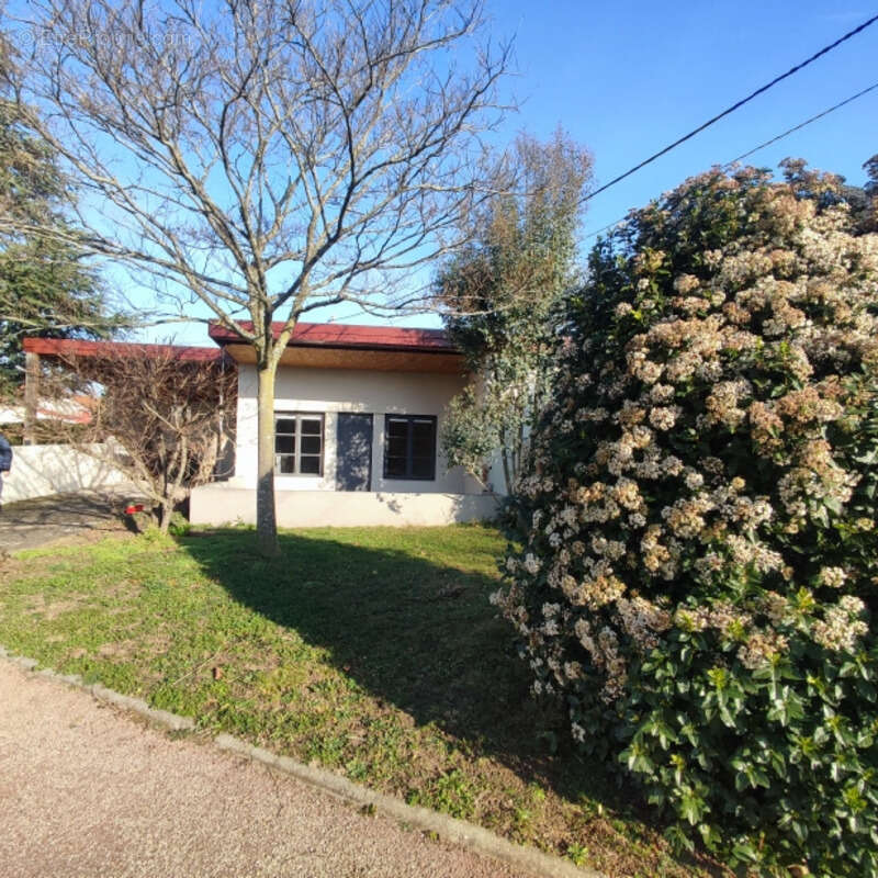 Maison à SAINT-JUST-SAINT-RAMBERT