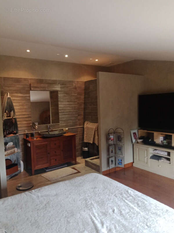 Maison à L'ISLE-SUR-LA-SORGUE